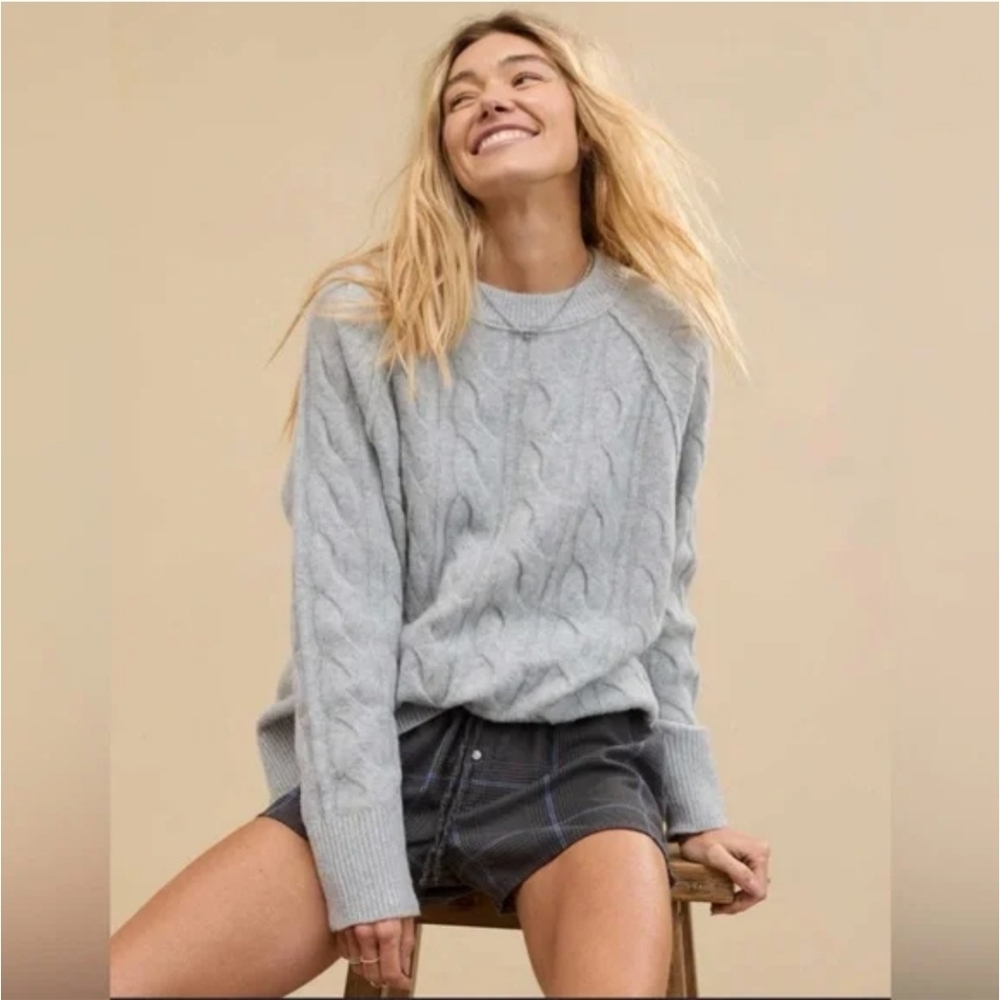 Aerie Unreal Gray Cable Knit Long Sleeve Oversized Sweater S